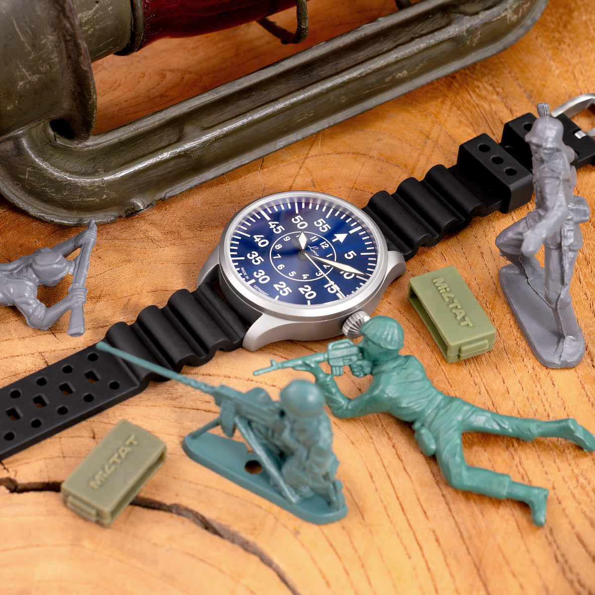 18mm, 20mm or 22mm Quick Release Watch Band Black Diver FKM Rubber Strap, Brushed