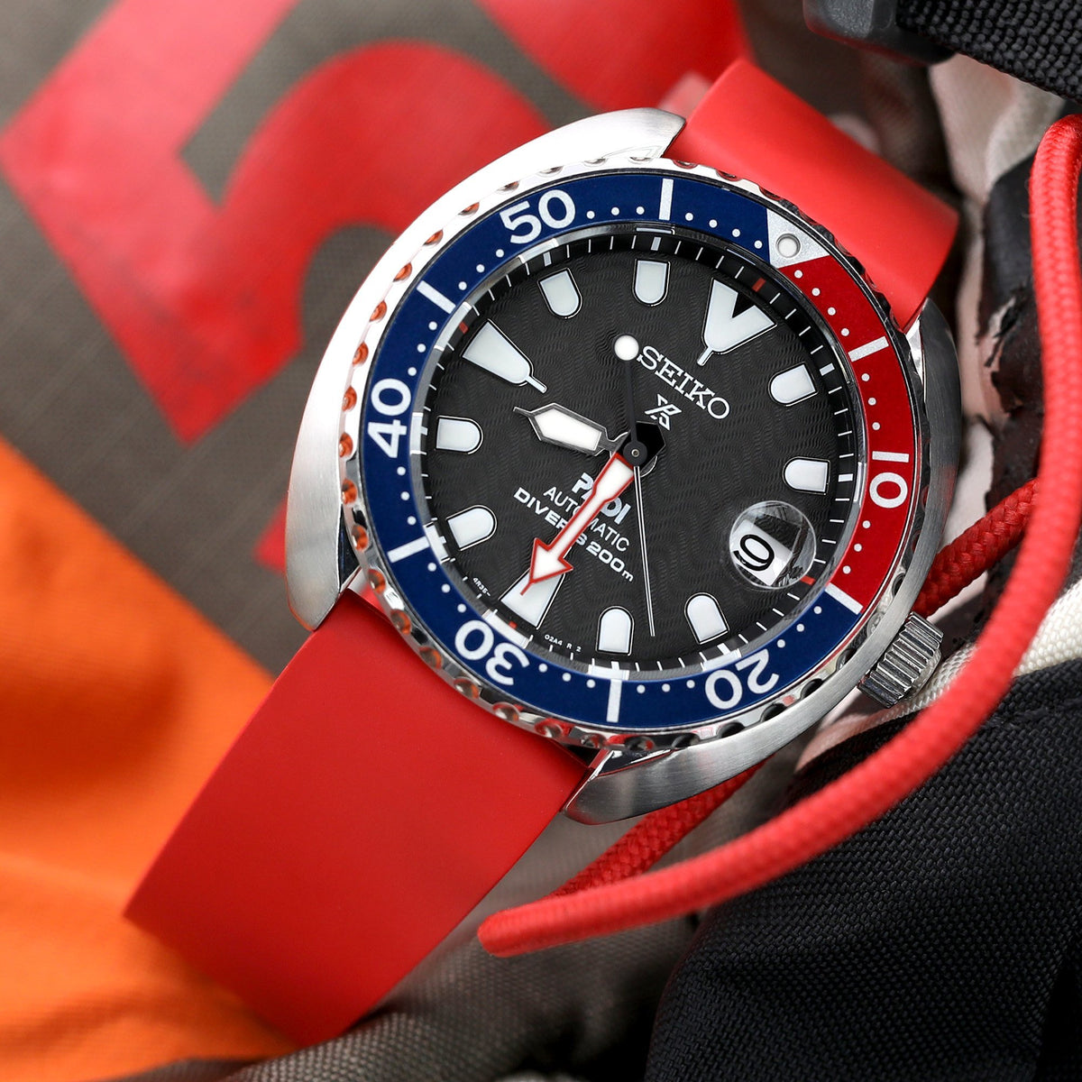 Seiko Mini-Turtle Prospex Automatic Dive Watch SRPC41K1 (PADI Edition) Pepsi Bezel Strapcode Watch Bands