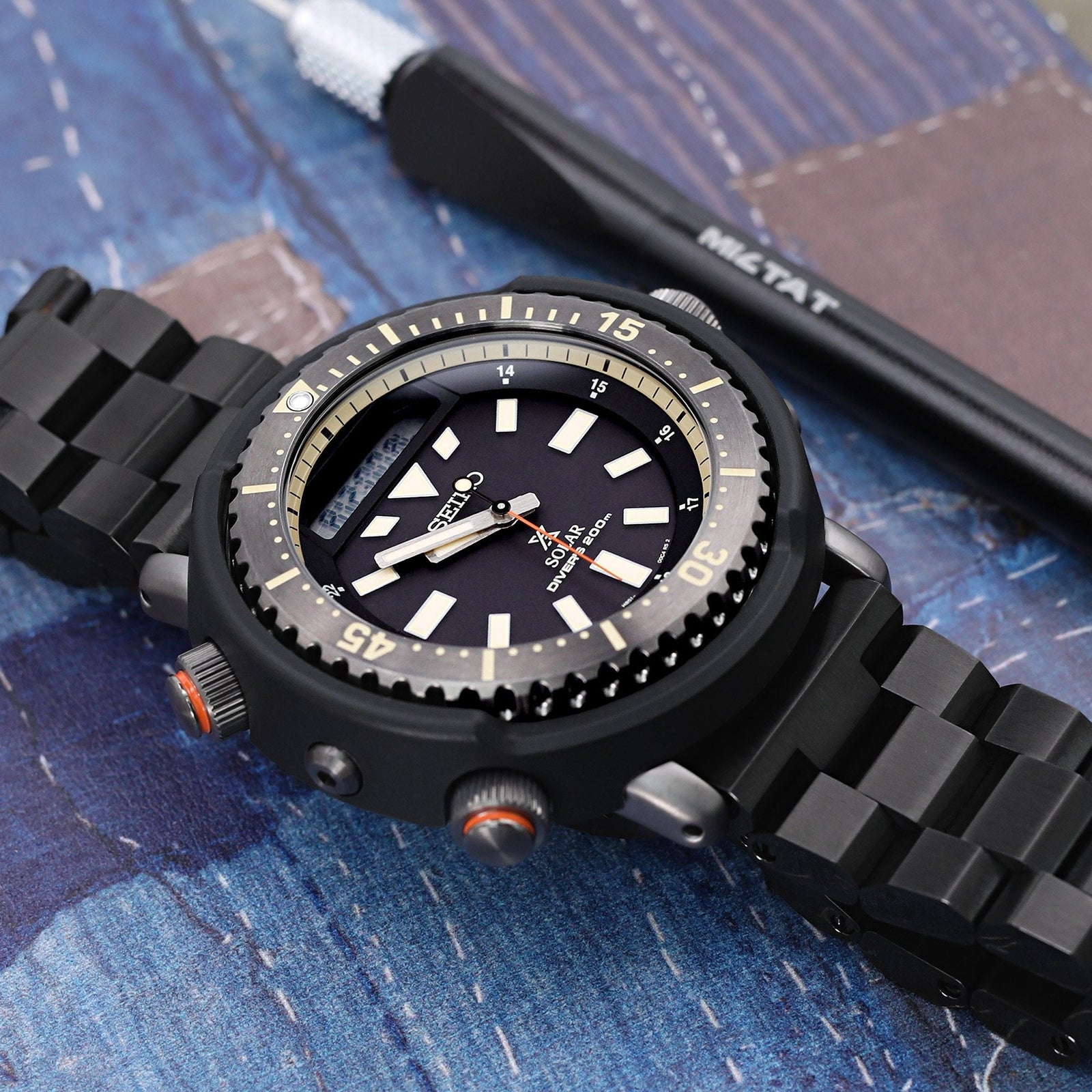 22mm Hexad 316L Stainless Steel Watch Band Straight End, Diamond-like Carbon (DLC coating) V-Clasp Strapcode Watch Bands