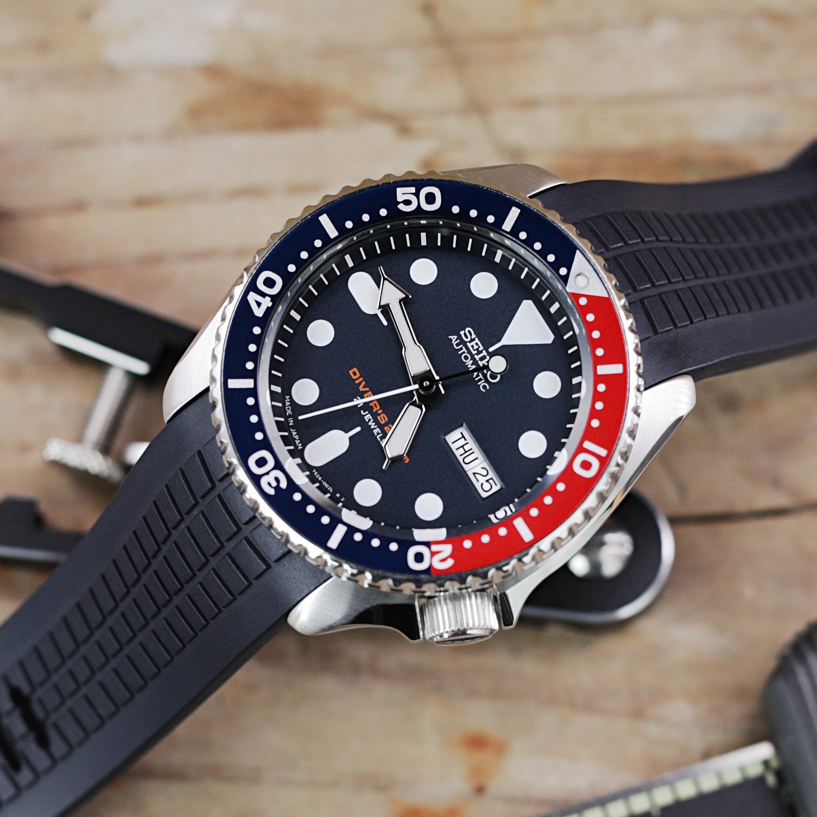 22mm Crafter Blue - CB11 Navy Blue Rubber Curved Lug Watch Strap compatible with Seiko SKX007 Strapcode Watch Bands