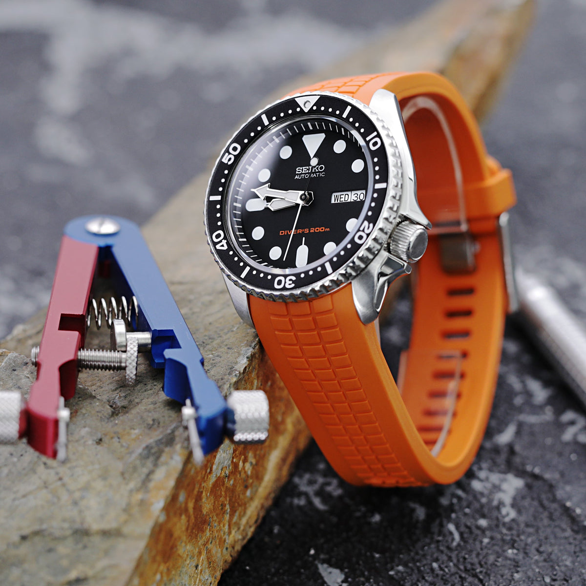 Seiko SKX007 Diver's 200m Automatic Watch Strapcode Watch Bands