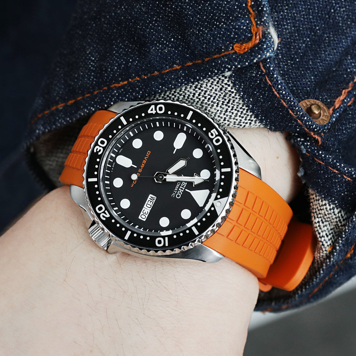 Seiko SKX007 Diver's 200m Automatic Watch Strapcode Watch Bands