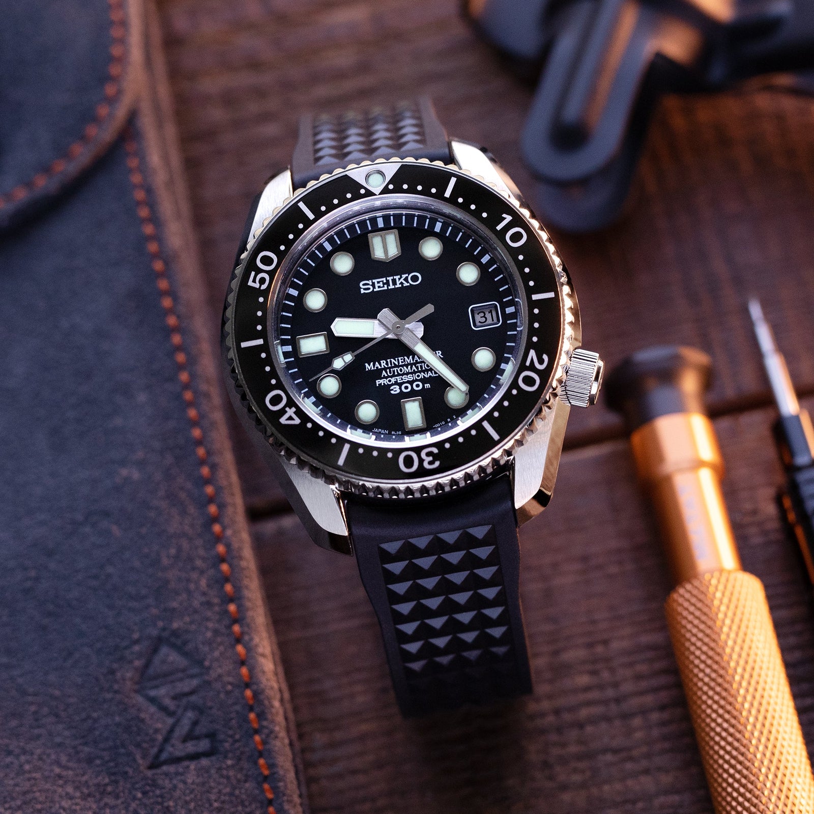 20mm Chaffle Resilient Curved End FKM Rubber watch strap, Black  Strapcode watch bands