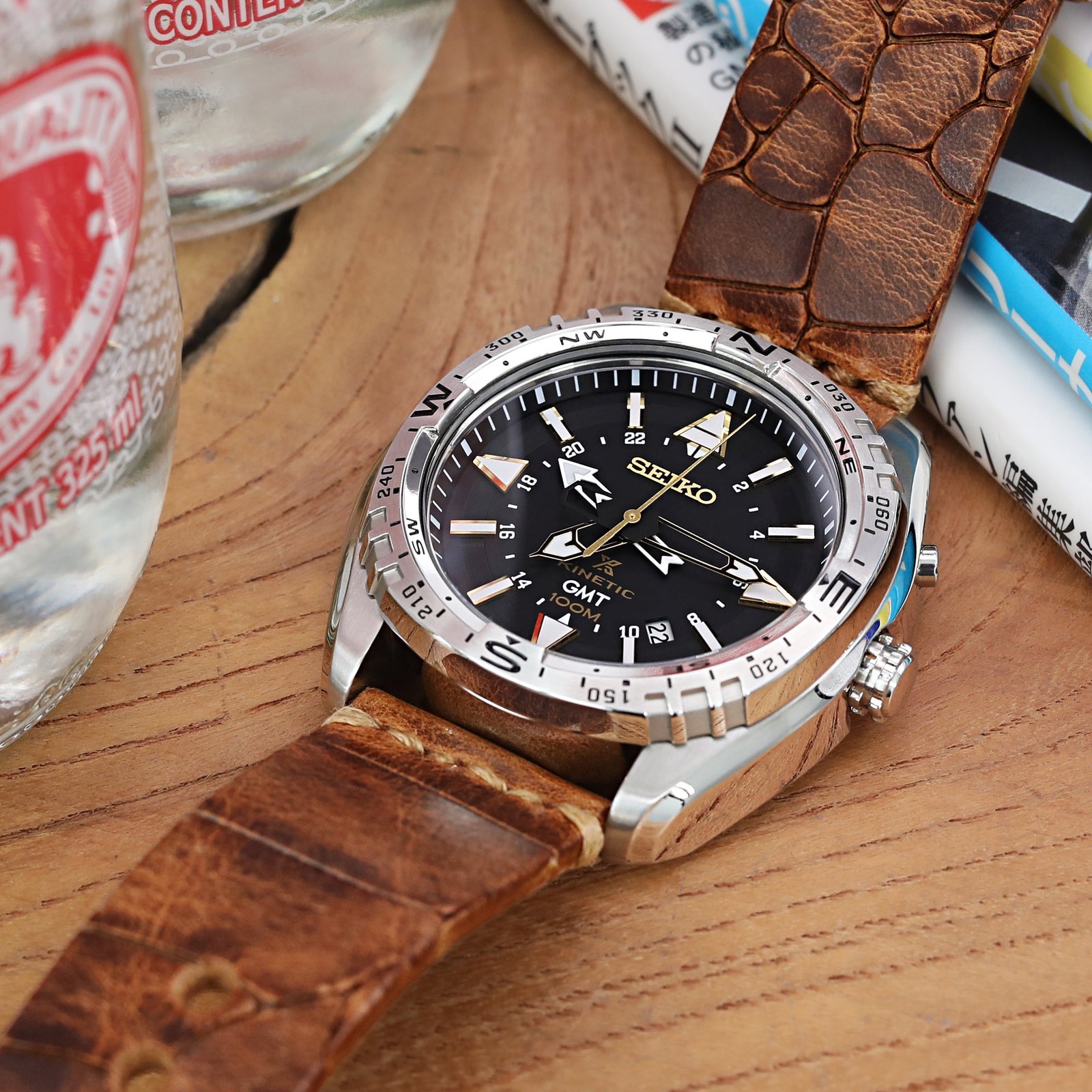 MiLTAT Zizz Collection 24mm Cracked Croco Middle Brown Watch Strap Brown Stitching Strapcode Watch Bands
