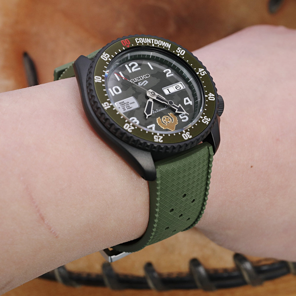 Seiko 5 Sports Street Fighter V Limited Edition SRPF21 'Guile' Strapcode Watch Bands