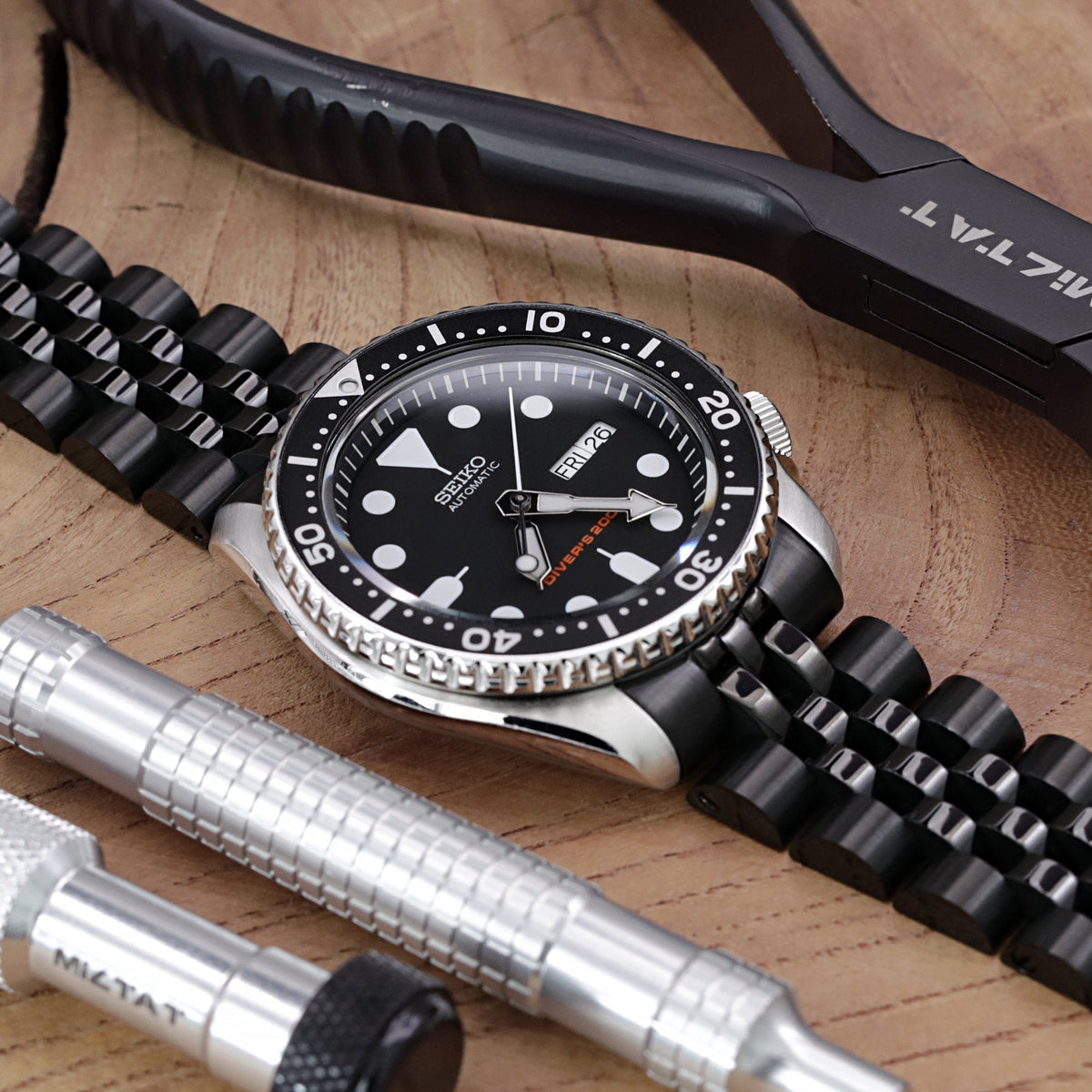 Seiko SKX007 Diver's 200m Automatic Watch Strapcode Watch Bands